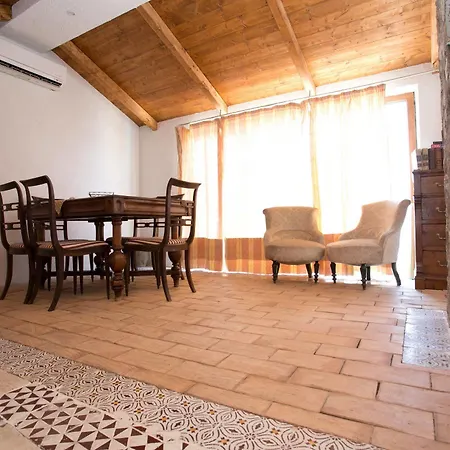 Apartament Rocca Delle Clarisse