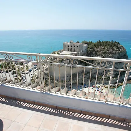 Rocca Delle Clarisse * Tropea