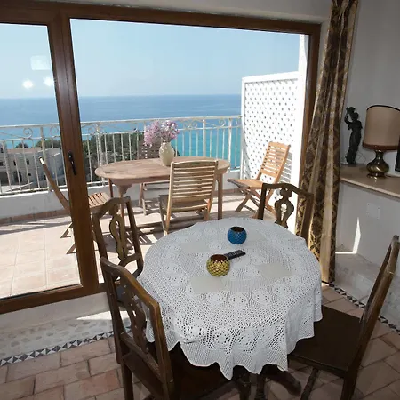 Rocca Delle Clarisse * Tropea